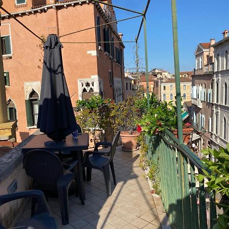 Residenza De L'Osmarin Suites Венеция Экстерьер фото